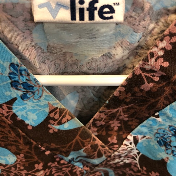 Life Uniform Brown Blue Floral Scrub Top - Picture 3 of 4
